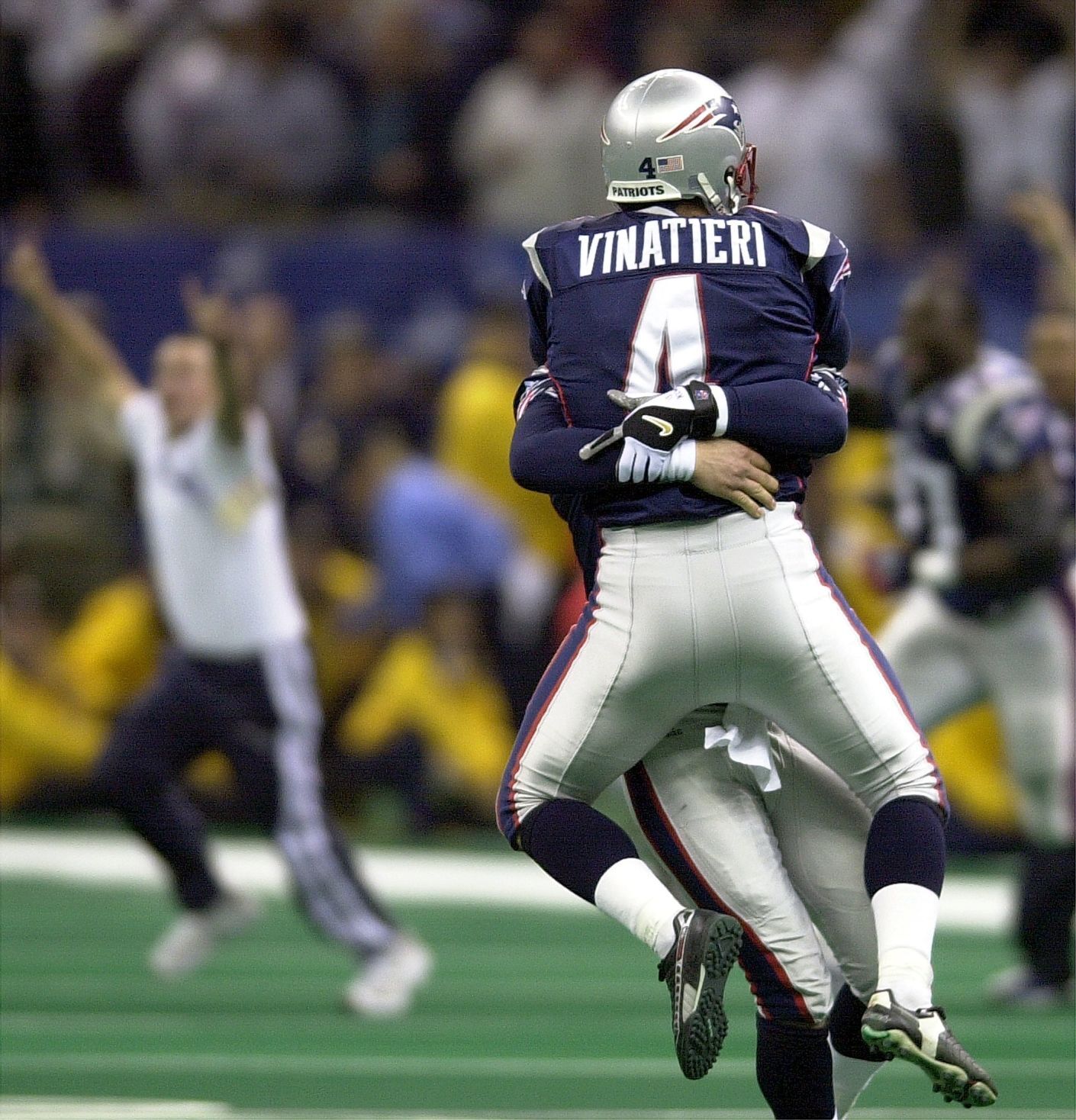 Super Bowl XXXVI: New England Patriots 20, St. Louis Rams 17